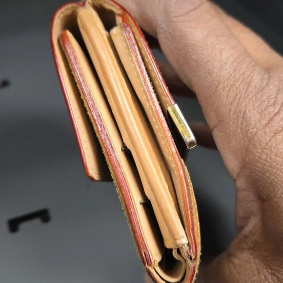 LV WALLET GOOD PRELOVED CONDITION - Picture 7 of 10